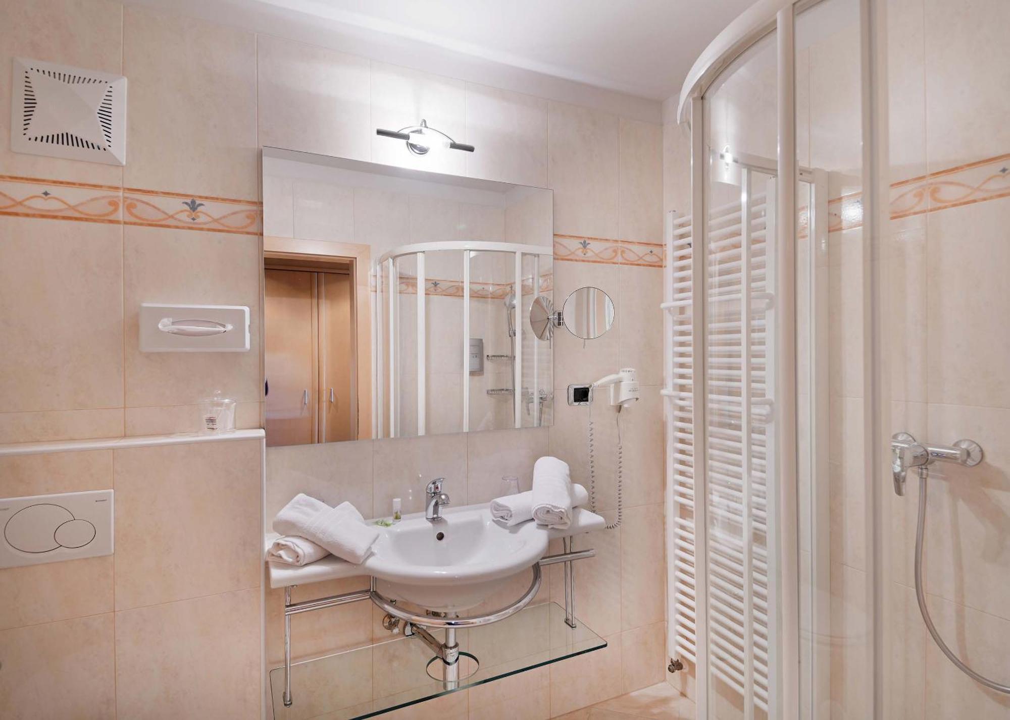 Hotel Das Stachelburg Parcines Dış mekan fotoğraf